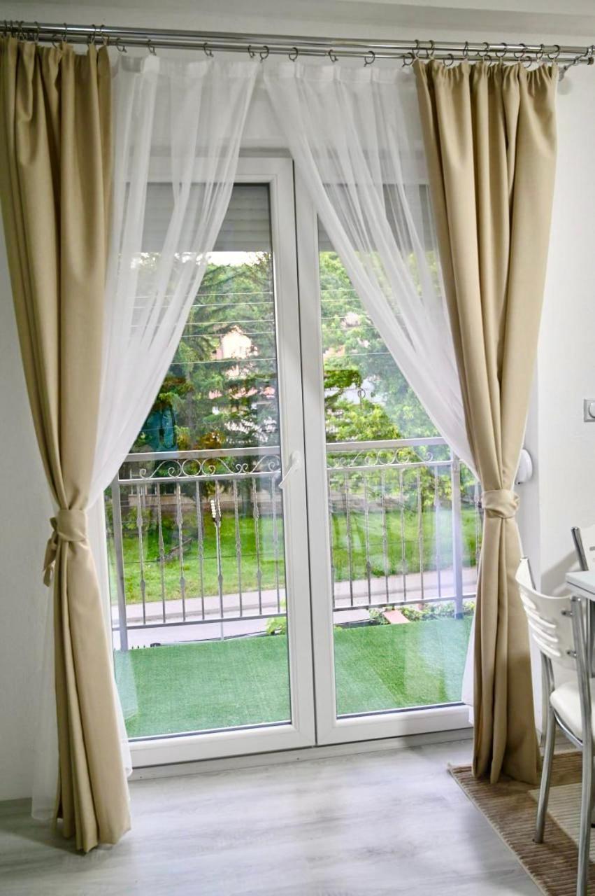 Apartment P7 *
