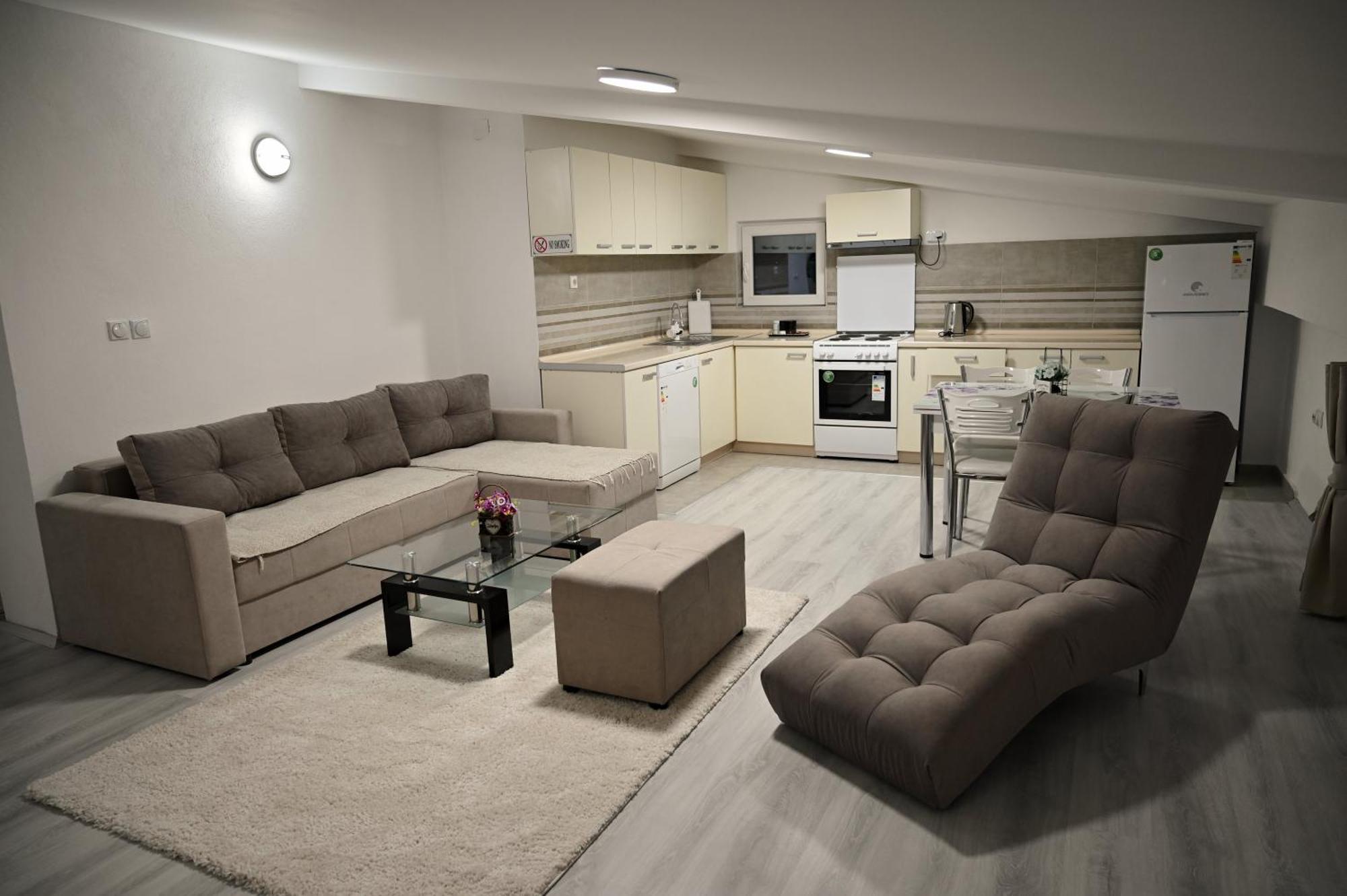 Apartment P7 *